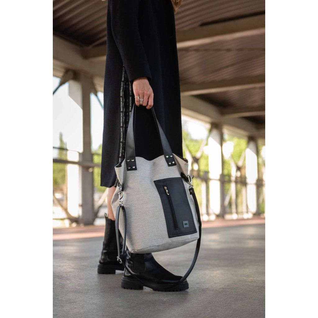 Ručně šitá kónická kabelka Mana Mana z rodinné dílny